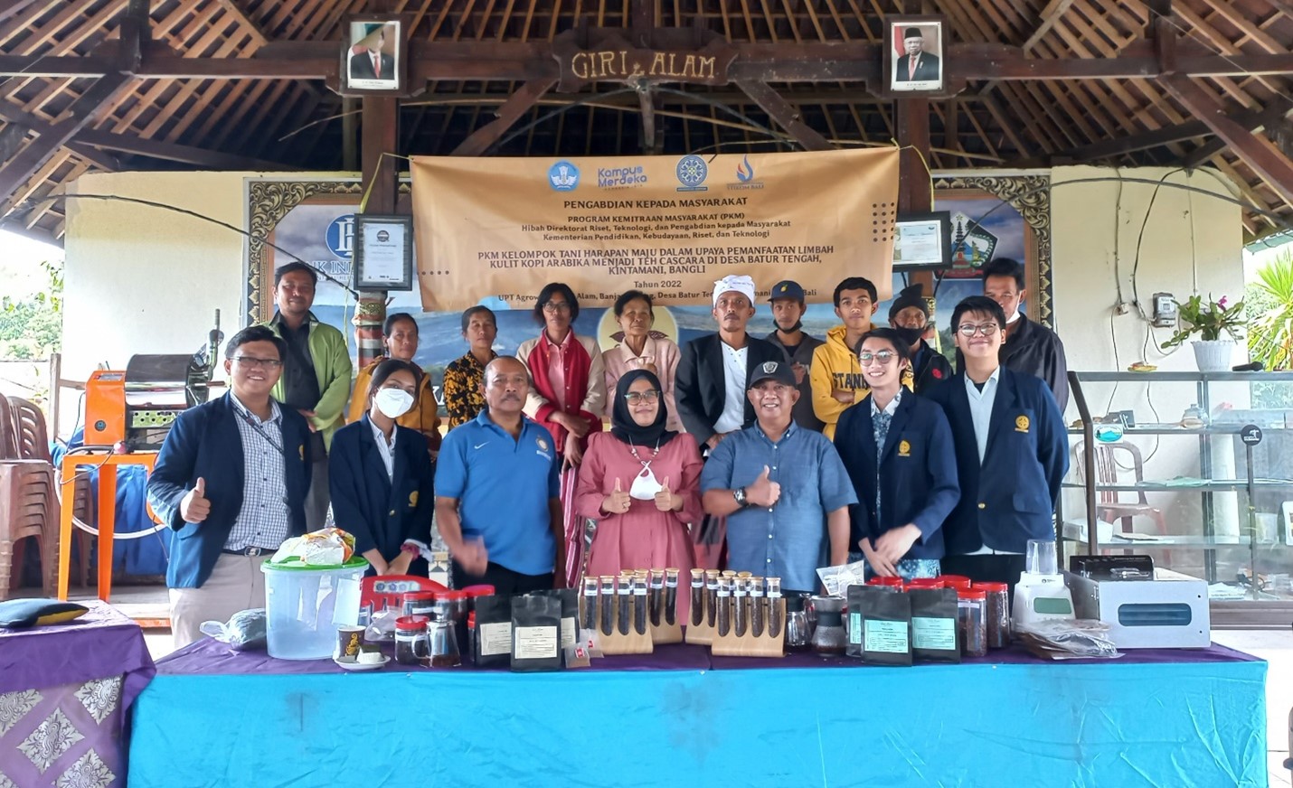 Supporting the Rise of Agrotourism in Kintamani, Lecturer of Food Technology Study Program, FTP Unud, Processing Arabica Coffee Skin Waste into Cascara Tea which is Rich in Antioxidants and with Economic Value